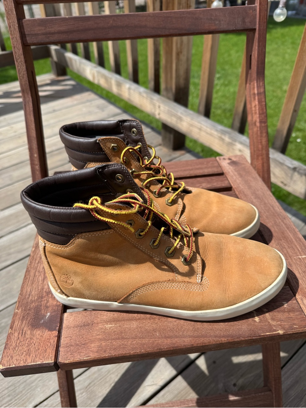 Timberland Women’s Nubuck Leather Chukka Boots | Wheat Brown | Size 9